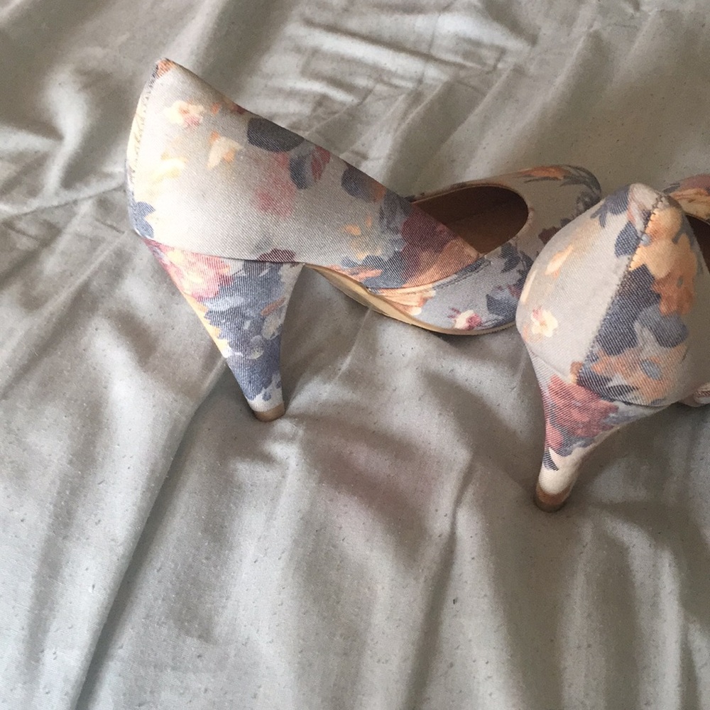 High heels - Picture 3 of 4